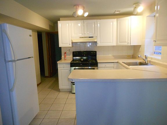 5th image of 4744 N Hermitage Ave