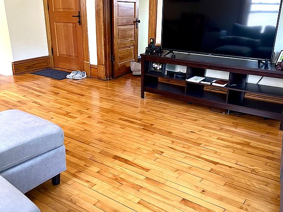 4th image of 197 S Winooski Ave APT 3