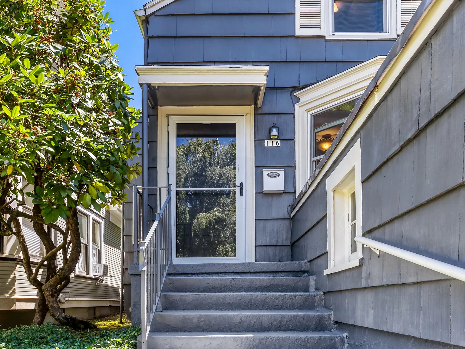3 bed, 1330 sqft, $2,995 — Photo 3