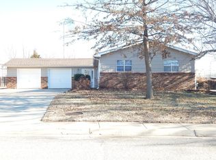 1430 Shelly Dr, Mulvane, KS 67110