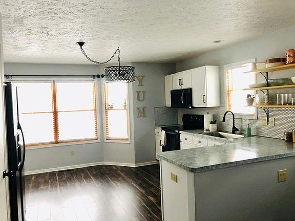 3rd image of 5451 W 54th St