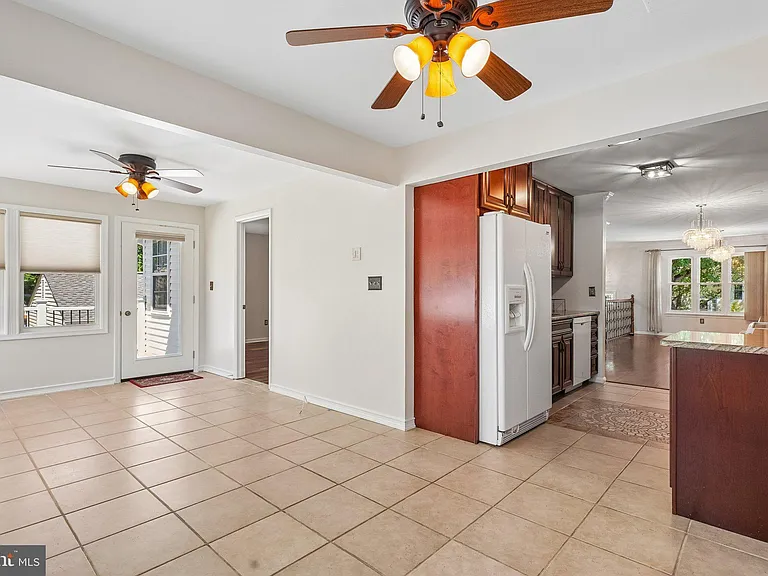 2313 Westport Ln — Photo 9