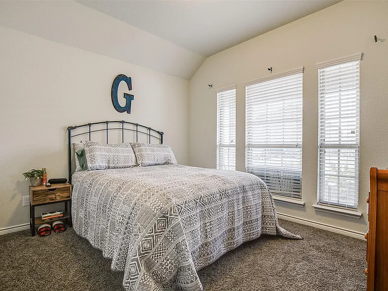 593 Jamestown Ln — Photo 21