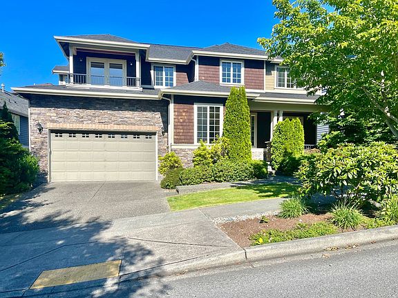 3rd image of 1582 25th Ave NE