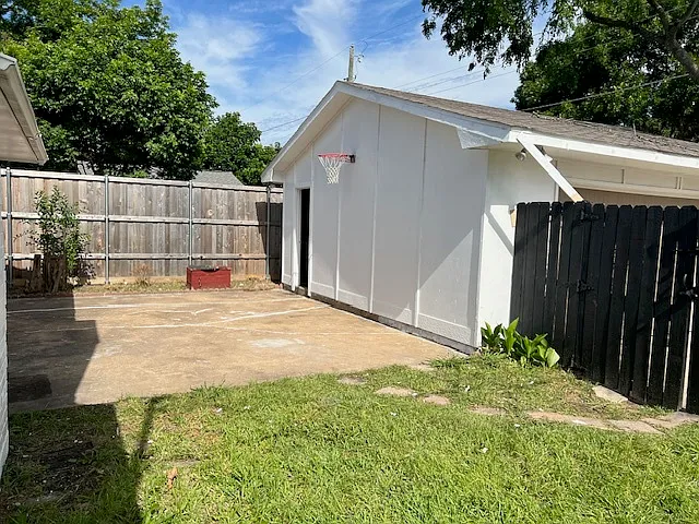 422 Sandy Trail - 1 — Photo 3