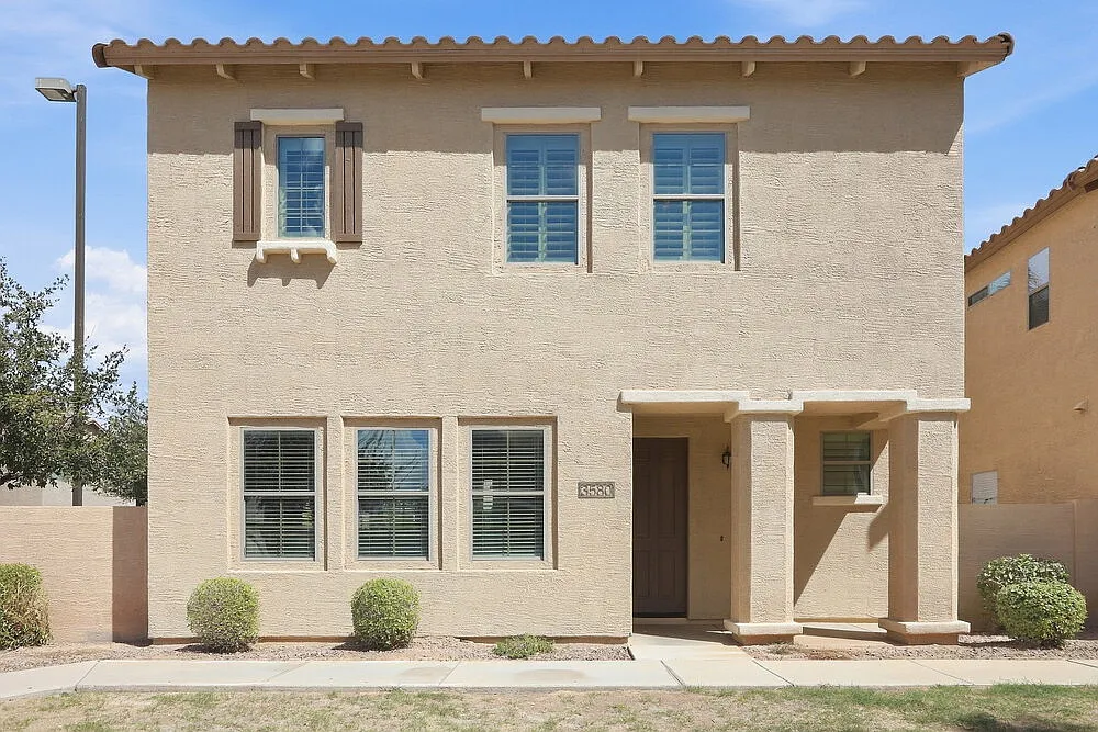 3 bed, 2.5 bath, 2105 sqft, $2,725 — Photo 1