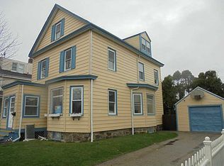 32 Berkeley Ave, Newport, RI 02840