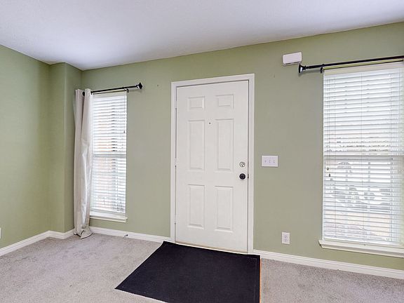 4th image of 202 Stewarts Landing Cir