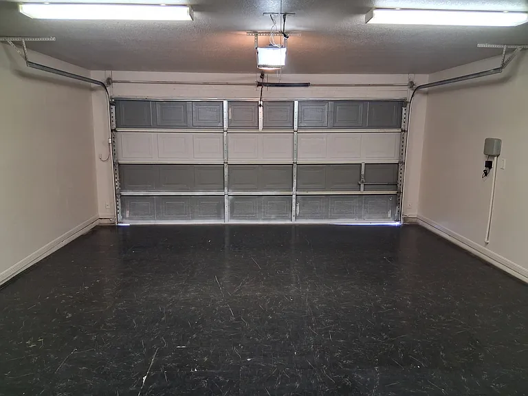 Garage (1)