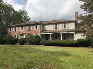 15 Downing St, East Greenwich, RI 02818