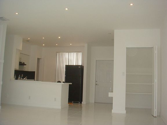 2nd image of 21300 NE 8th Ct APT 3
