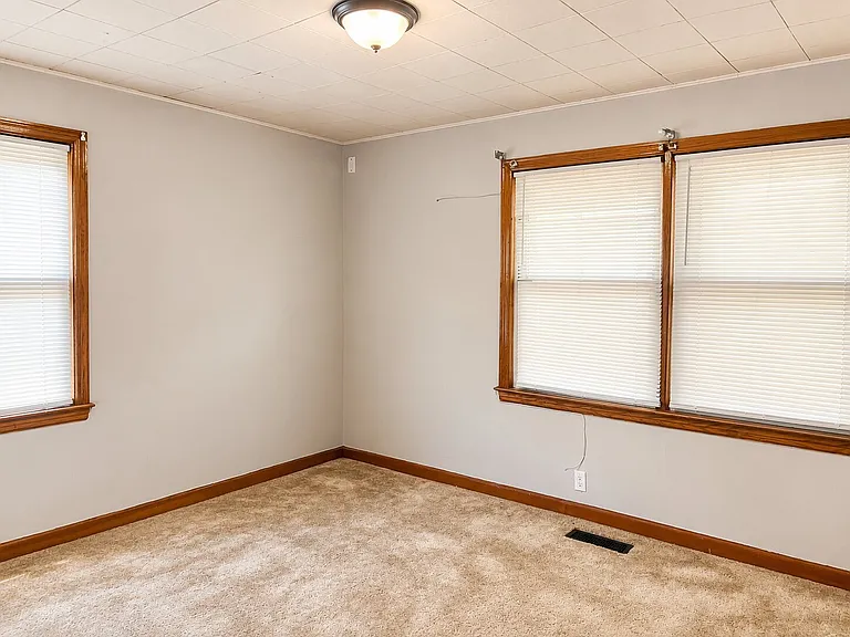 3330 Sharon Dr — Photo 33