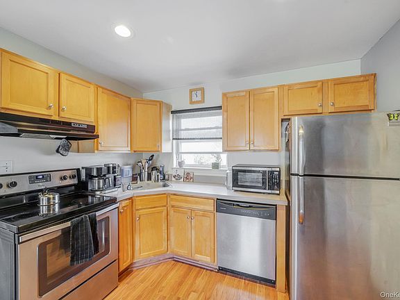 3rd image of 106 Holbrook Road