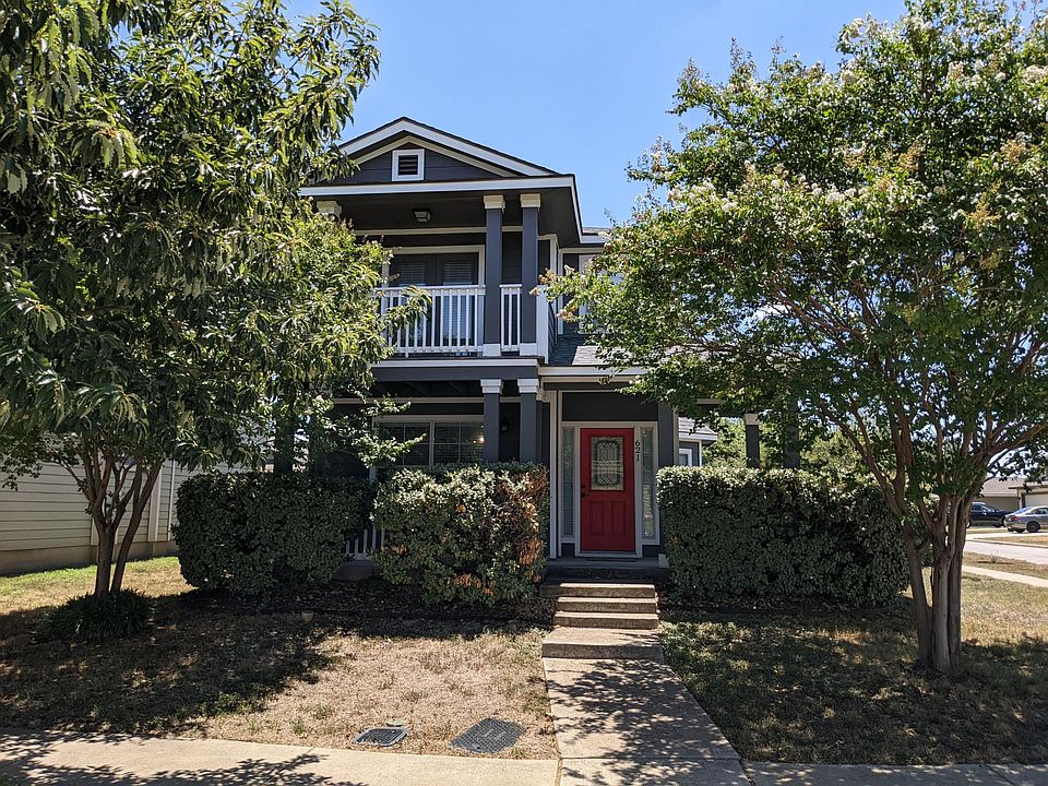1st image of 621 Rolling Oak Dr