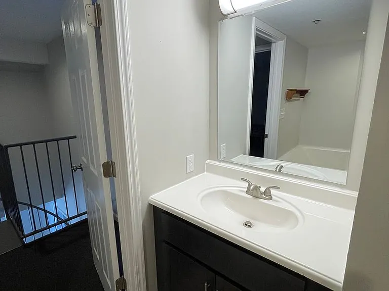 301 E Chalmers St — Photo 22