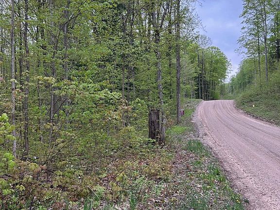3rd image of Lost Lake Rd