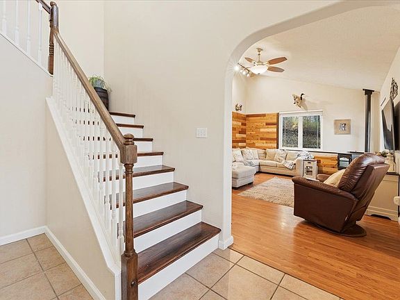 2nd image of 730 Cardinal Ct