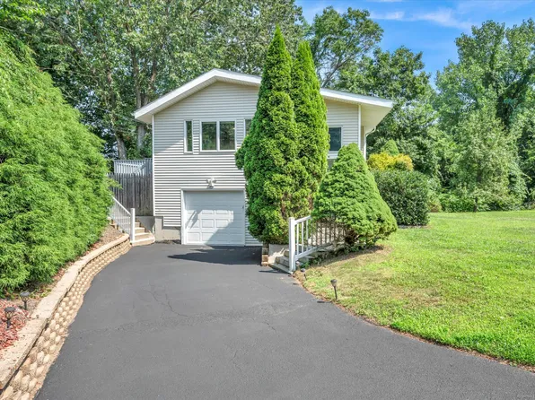 15 Savoy Street, East Haven, CT 06513