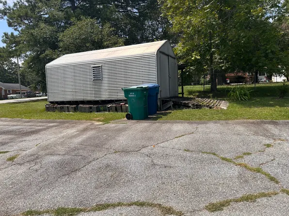 2608 Cambridge Ave E, Greenwood, SC 29646