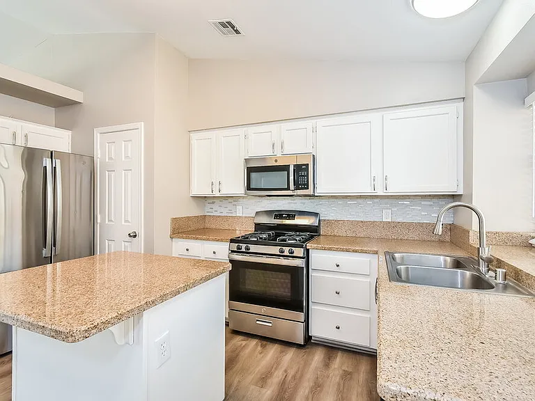 8073 Boardwalk Way — Photo 8
