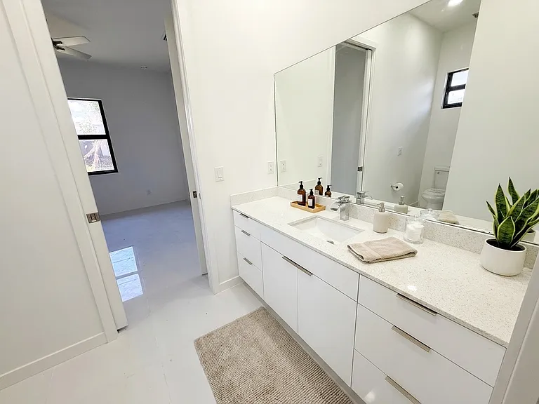 4226 NW 32nd Ln — Photo 22