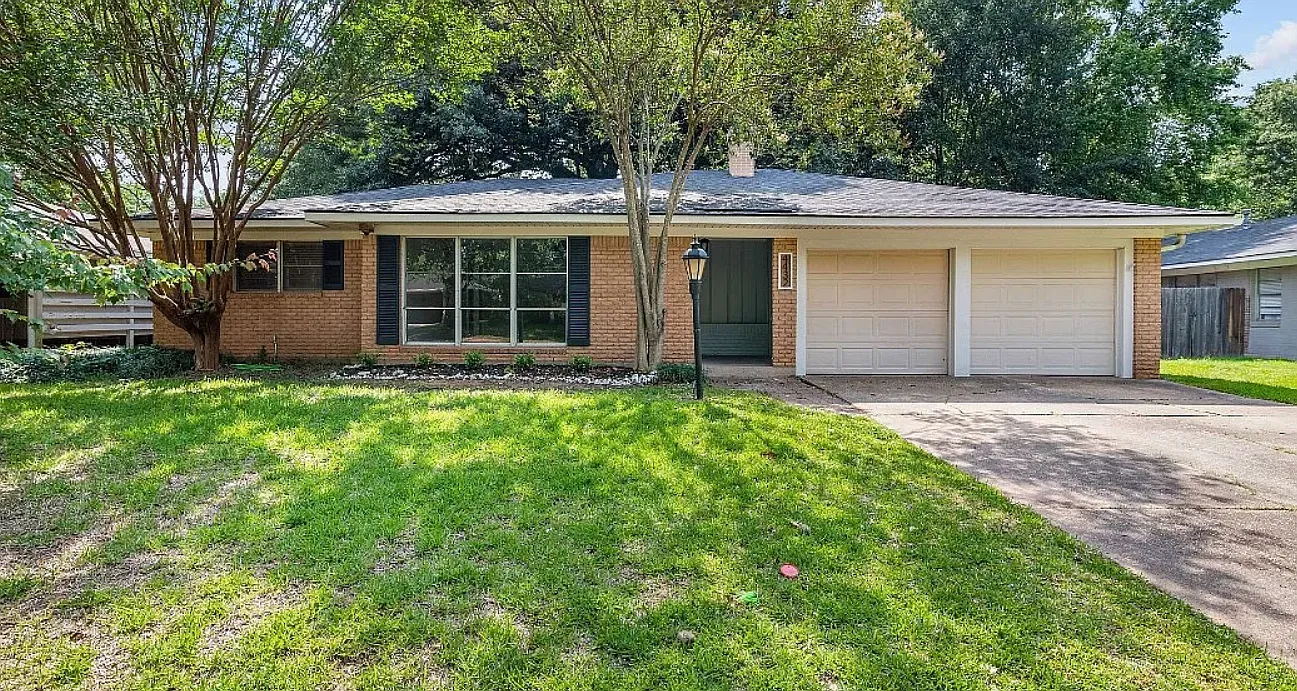 3 bed, 1961 sqft, $1,500 — Photo 1