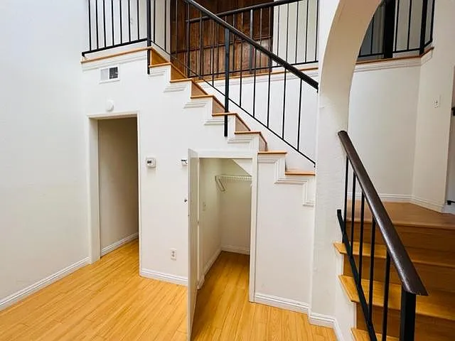 4622 W Broadway — Photo 13