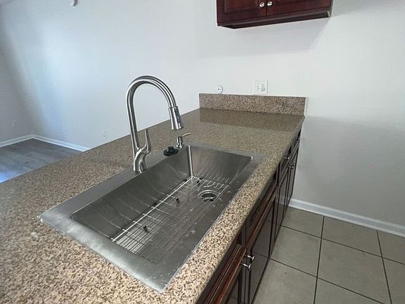 4th image of 14643 Gilmore St APT 4