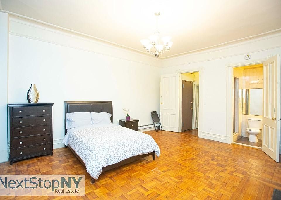1st image of 1133 Lexington Ave #3