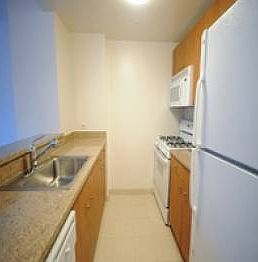 5th image of 483 10th Ave Rm 500