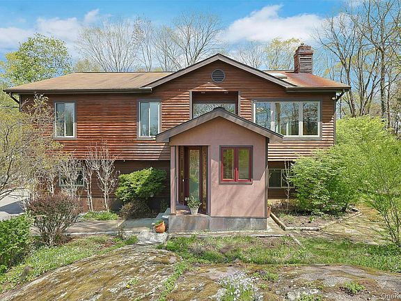 2nd image of 136 Furnace Woods Road