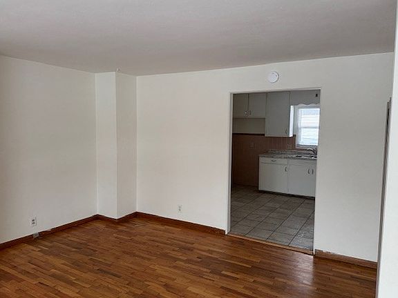 5th image of 1732 Lincoln Pl #1