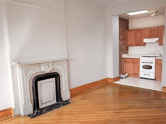 4th image of 35 Halsey St #Top