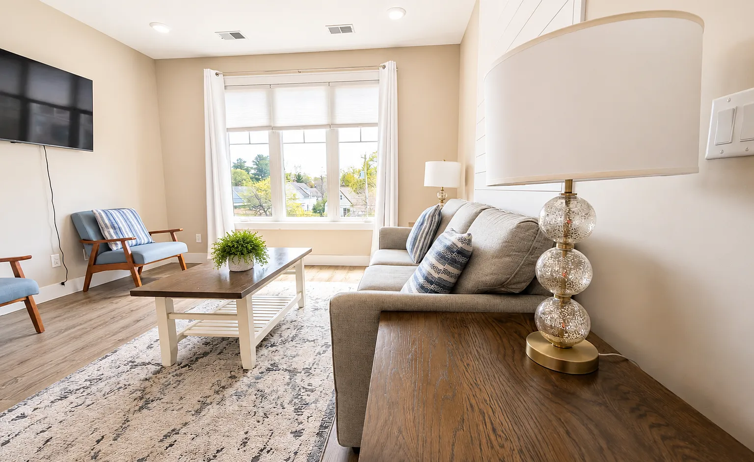 2 bed, 753 sqft, $1,800 — Photo 3