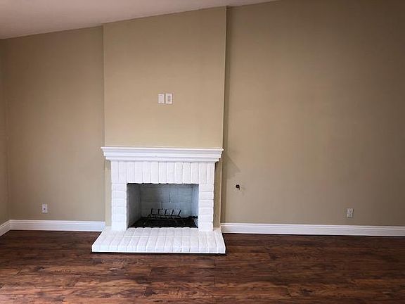 3rd image of 1017 La Sombra Dr
