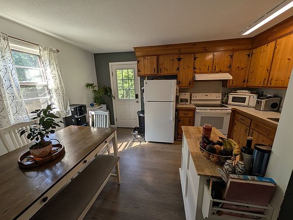 5th image of 14 Victoria Cir