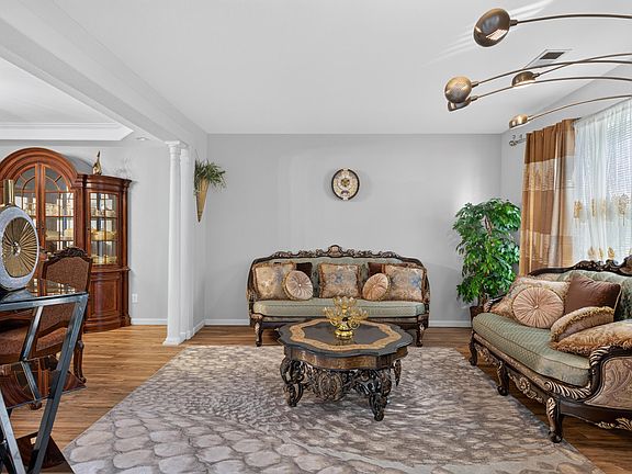 5th image of 2637 Whiteberry Dr