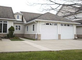 14136 Pinnacle Pointe Dr, Clive, IA 50325