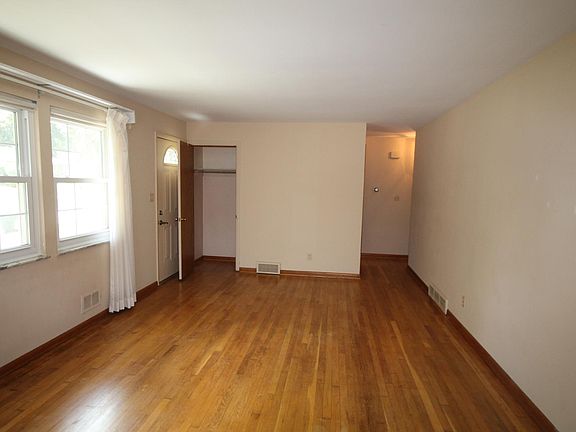 2nd image of 1062 Shady Hill Dr