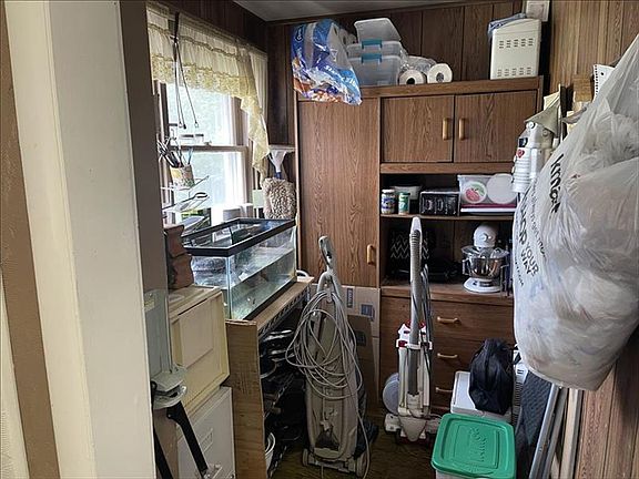5th image of 285 E 13th St