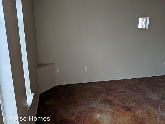4th image of 1735 W Boone Ave APT C