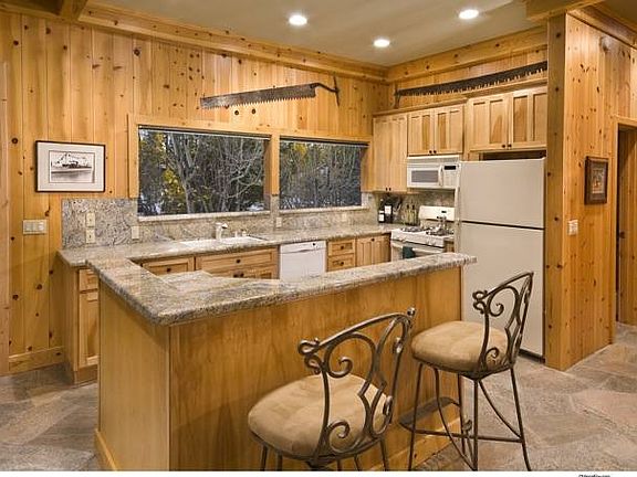 3rd image of 323 Sierra Dr