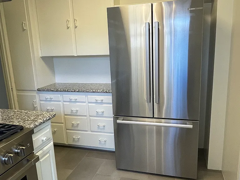 Fridge Bosch 800 dual compressor 
and Vintage Buffet