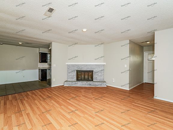 4th image of 1768 S Pine Ave