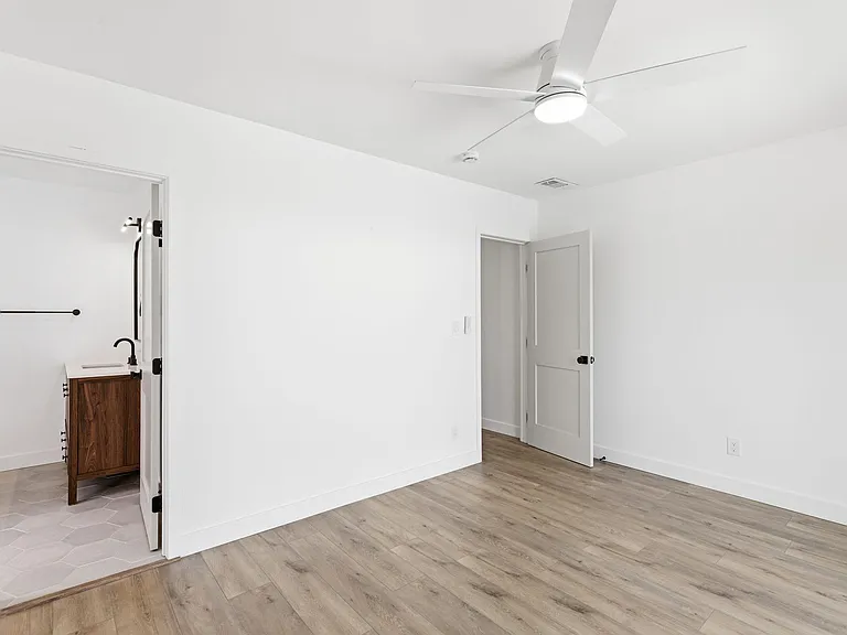 16257 Los Alimos St — Photo 18