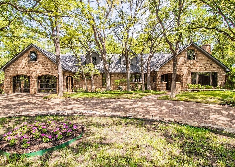 1st image of 2211 Shadywood Ct