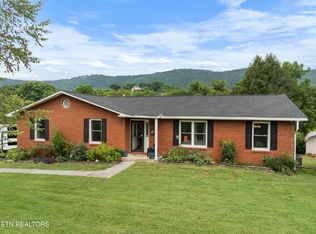104 Mullis Trl, Jacksboro, TN 37757