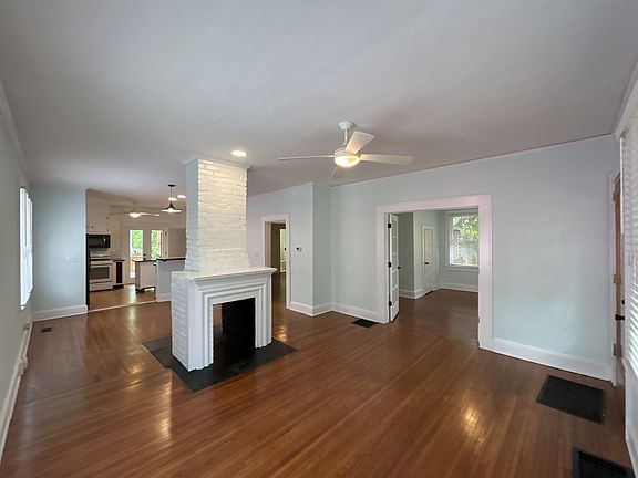 4th image of 215 S Summit Ave