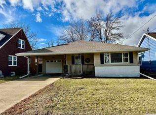 916 N Jefferson Ave, Mason City, IA 50401