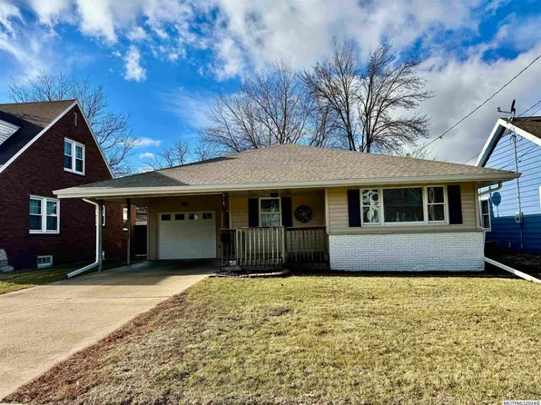 916 N Jefferson Ave, Mason City, IA 50401